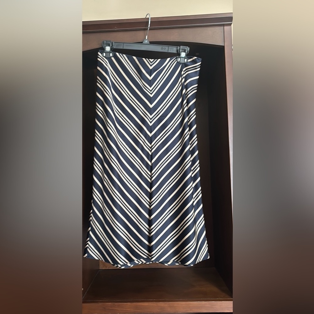 Banana republic lined slip skirt